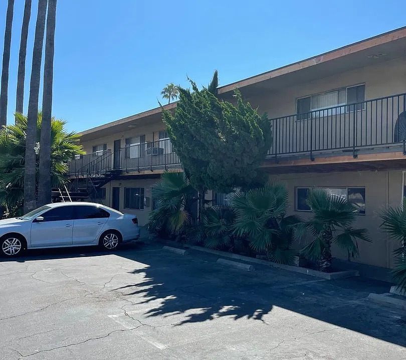 130B W Harvard Blvd