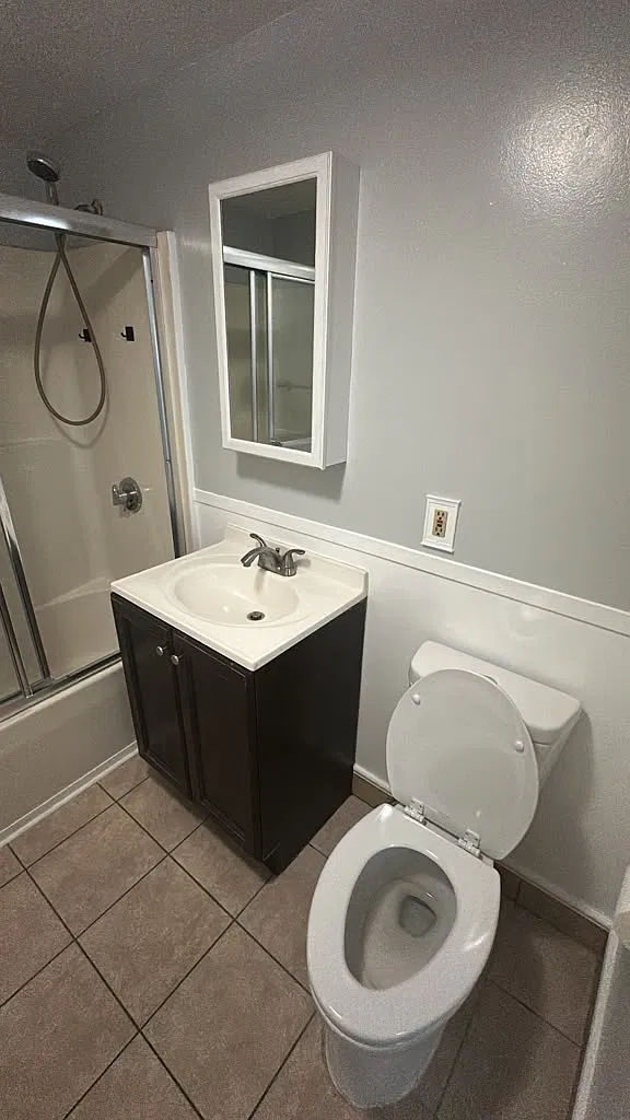 4 bed, $1,985 — Photo 3