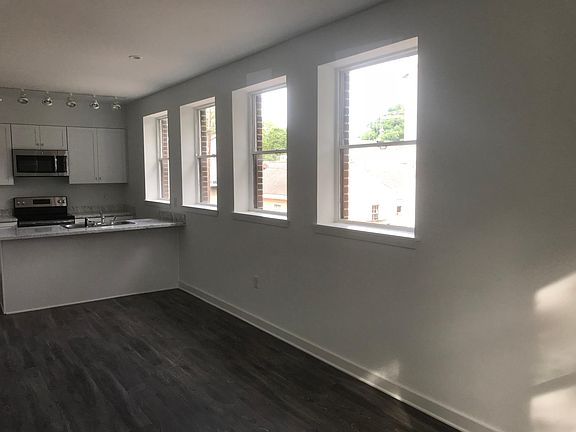 4th image of 821 Washington Ave #202