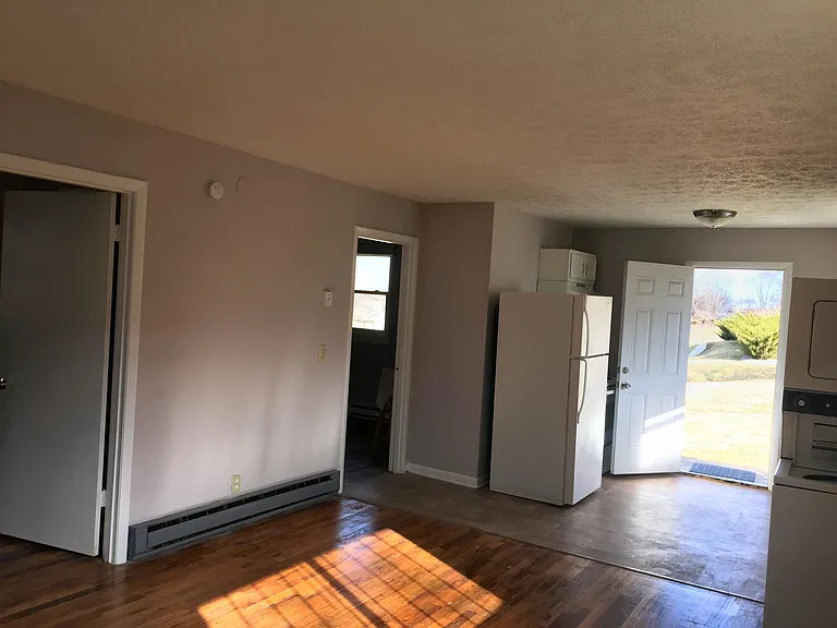 1033 Archer St #C — Photo 6