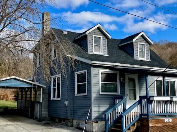 252 Thomas St, Hollsopple, PA 15935