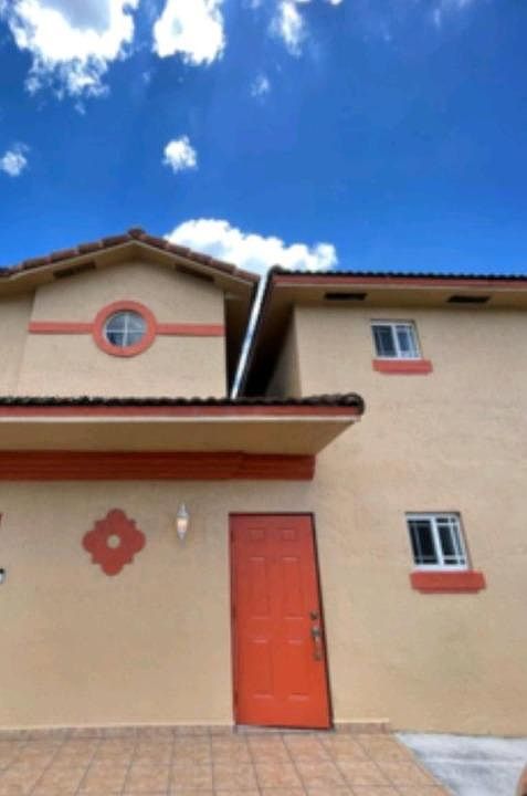 1st image of 17318 NW 74th Ave #200