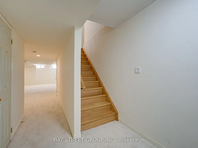 114 Ness Dr — Photo 31