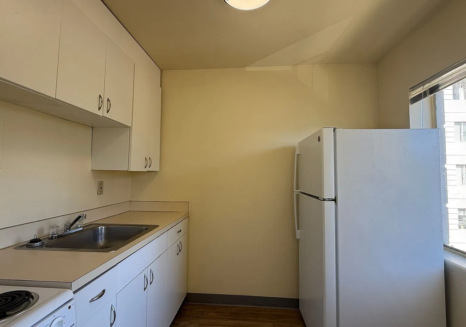 Eugene Manor Apartments — Photo 4