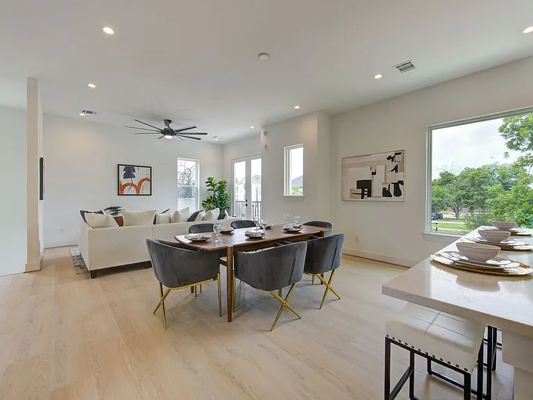 2310 Reinerman St — Photo 21