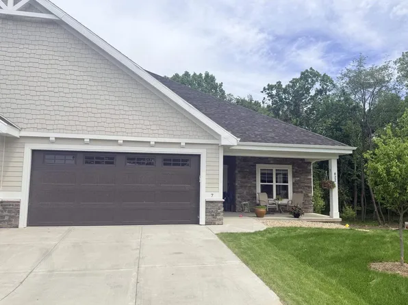 822 Deer Hollow Court #7, Deforest, WI 53532