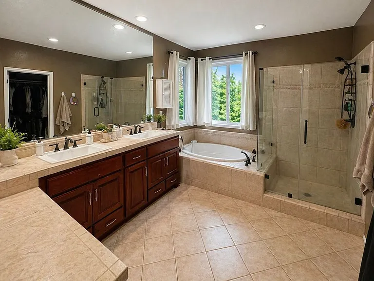 9837 Bobbell Dr — Photo 11
