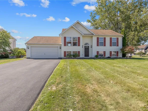 5312 Jillian Ln, Brewerton, NY 13029