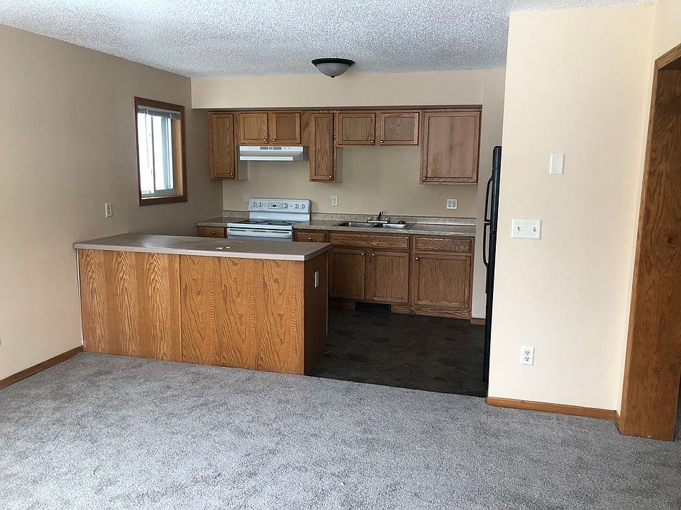 1st image of 1028 Knox Ave N #2