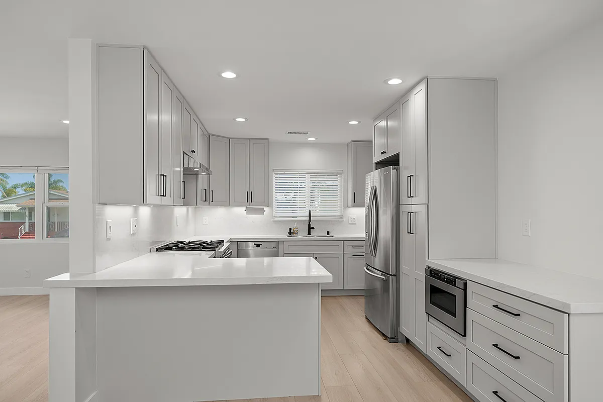 4 bed, 1756 sqft, $6,150 — Photo 2