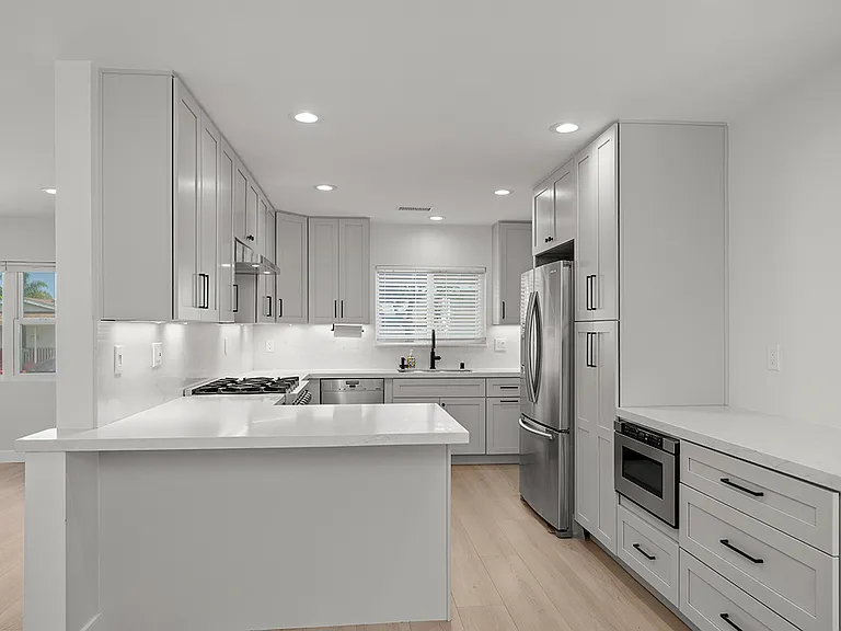 4211 Appleton St — Photo 2