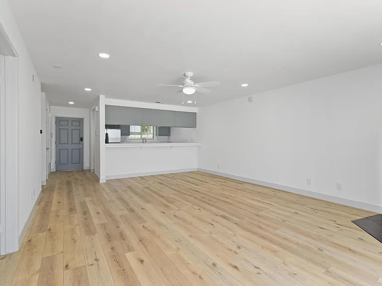 208 E Imperial Ave — Photo 9
