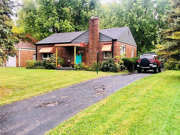 2nd image of 2833 W 29th St