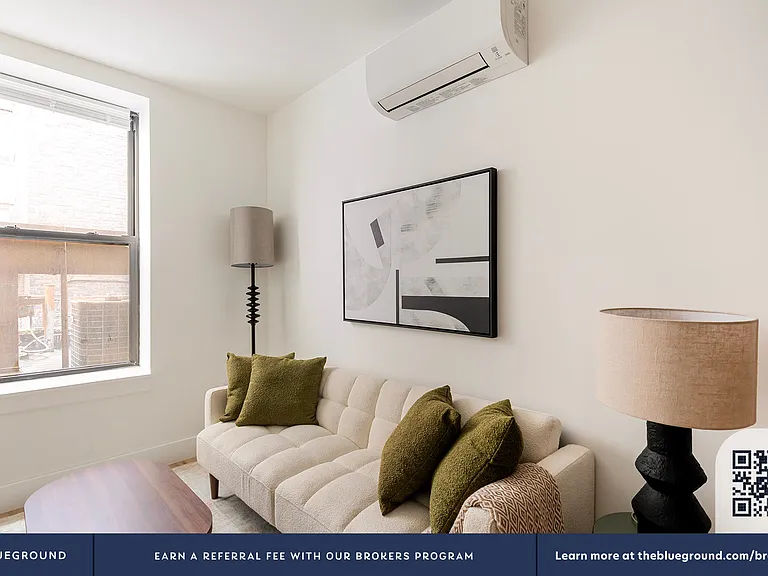 940 1st Ave #2L — Photo 4