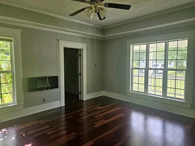388 S Jones St — Photo 10