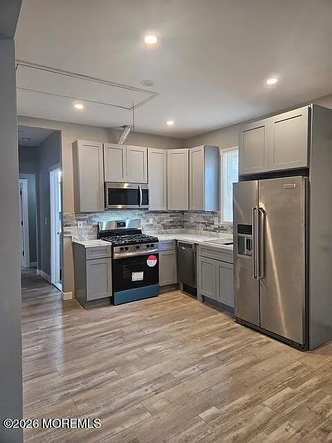 3 bed, 996 sqft, $3,900 — Photo 3