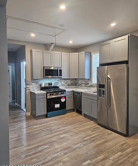 116 De Witt Ave — Photo 2