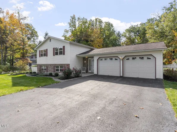 15 Pinehollow Drive, Ballston Spa, NY 12020