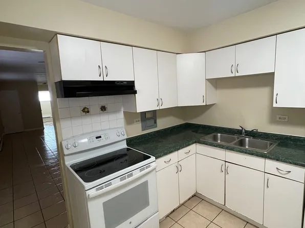 809 W Greenwood Ave APT 1E, Waukegan, IL 60087