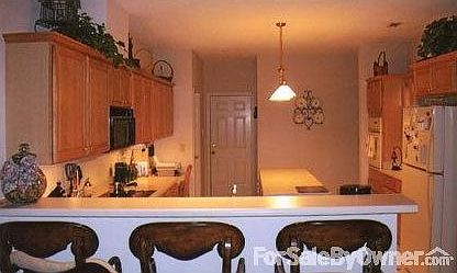 4th image of 375 Longwood Pl