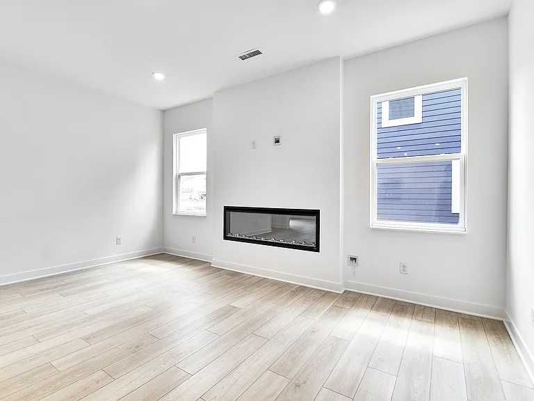 425 Eisenhower St — Photo 34