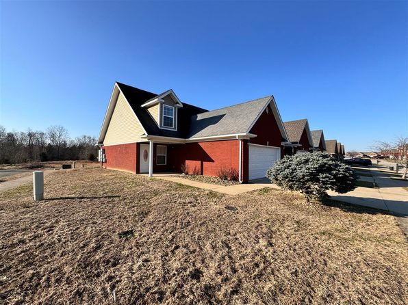 140 Twin Lakes Dr