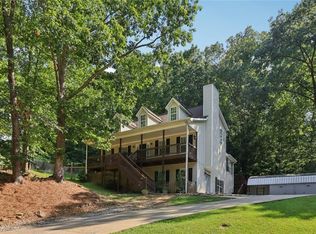 407 Mill Cove Dr, Dahlonega, GA 30533