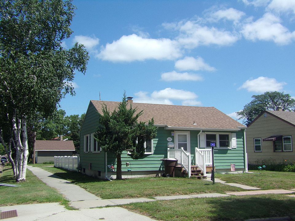 1st image of 900 E Hanson Ave
