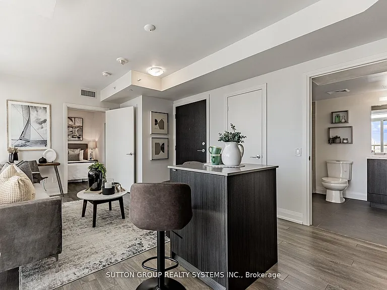 1461 Lawrence Ave SW #611 — Photo 14