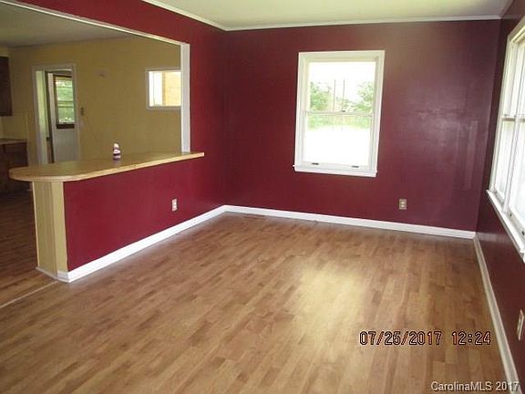 3rd image of 307 W Park Dr #21