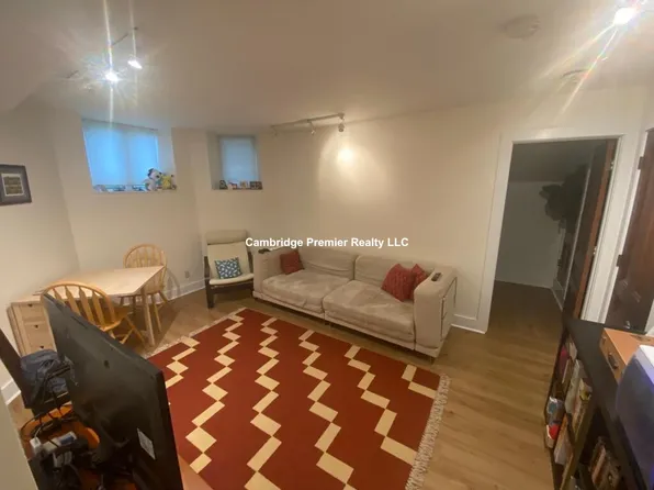 31 Wendell St #B, Cambridge, MA 02138