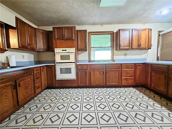 5th image of 207 Calico Rd