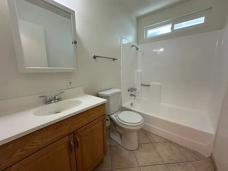 1448 W Stoneridge Ct #E — Photo 15