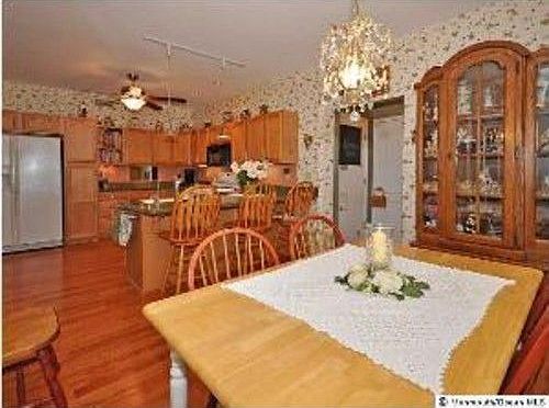 5th image of 16 Country Woods Dr