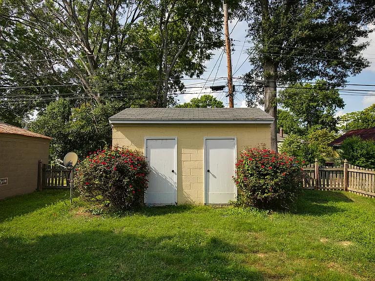 1312 Avondale Ave — Photo 47