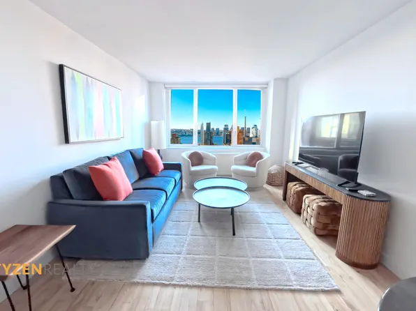 322 W 57th St, New York, NY