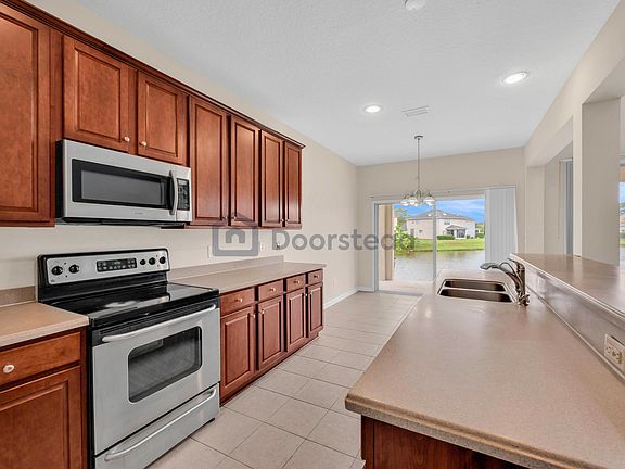 4th image of 3824 Silverpoint Ln