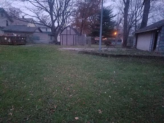 2nd image of 407 Hunter Ave