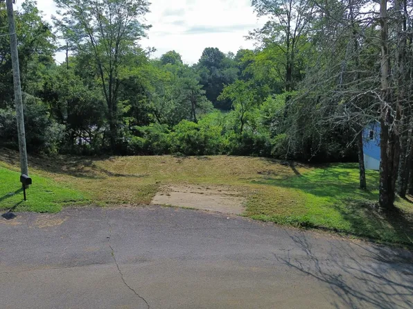 611 McEll St, Athens, TN 37303