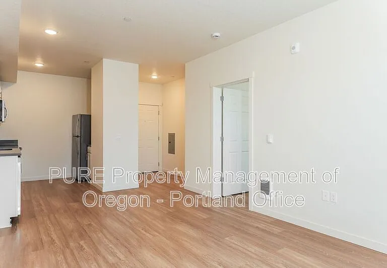 Halsey Crossing Apartments — Photo 41