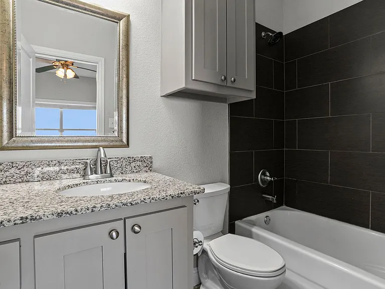 2800 Gordon Ave — Photo 16
