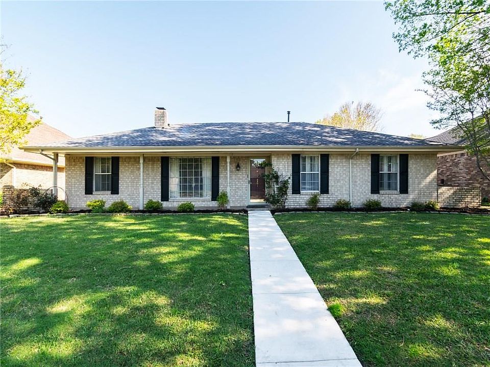 1st image of 801 Autumn Lake Dr