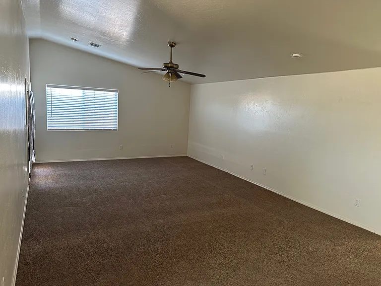 7870 Dogwood Ave — Photo 4