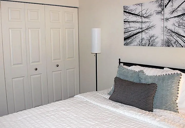 full size bedroom with large closet