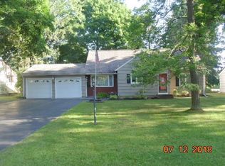 10 Scott Ln, Rochester, NY 14624