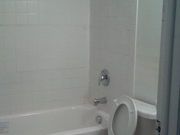 5th image of 8419 N Mulberry St