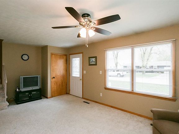 2nd image of 725 S 10th Ave