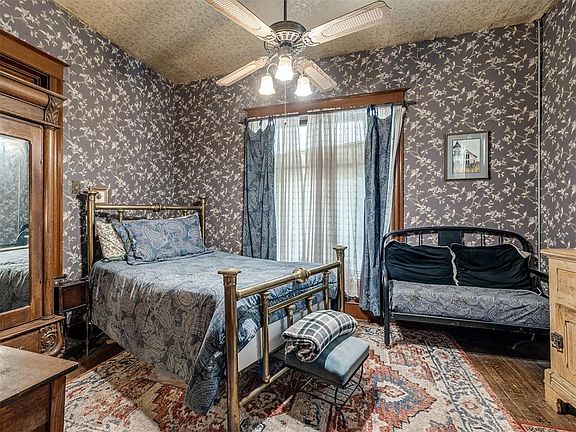 14th image of this home