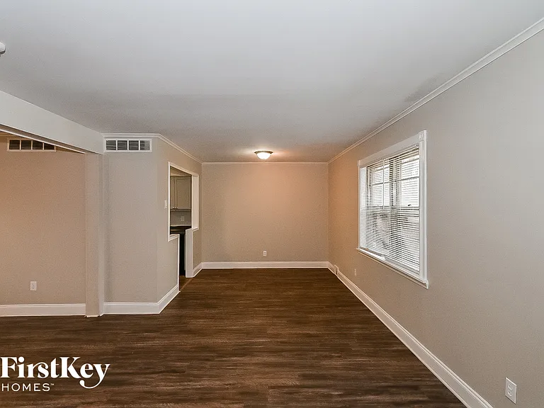 5442 Blackwell Rd — Photo 3