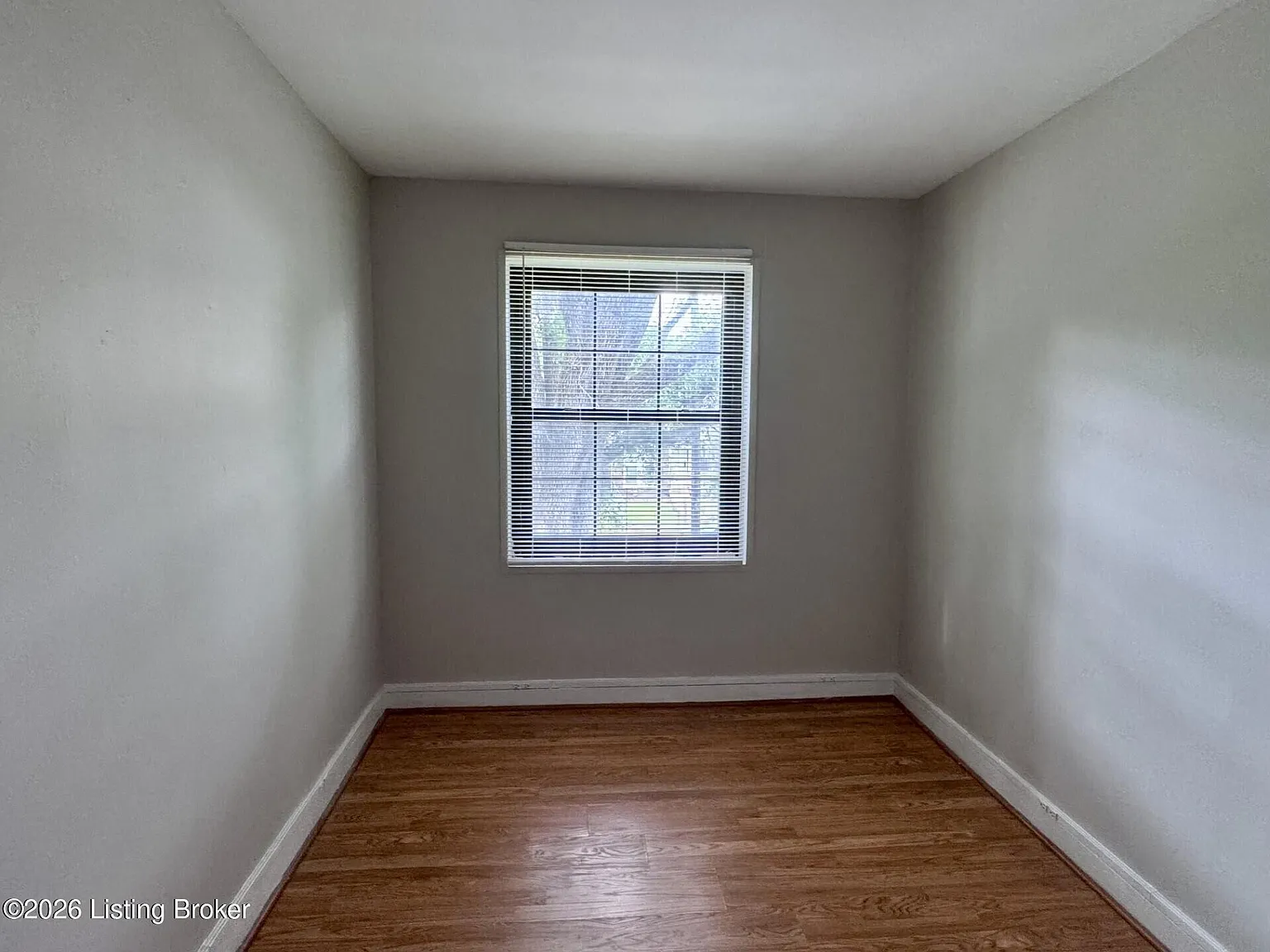 2 bed, 1.5 bath, 891 sqft, $995 — Photo 3